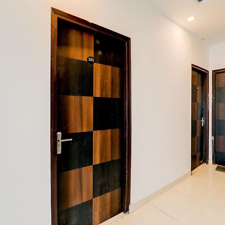 Super Collection O Kiara Guest House Лакнау Екстериор снимка