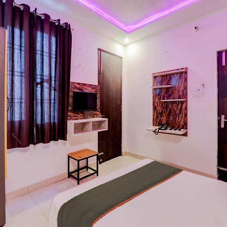 Super Collection O Kiara Guest House Лакнау Екстериор снимка