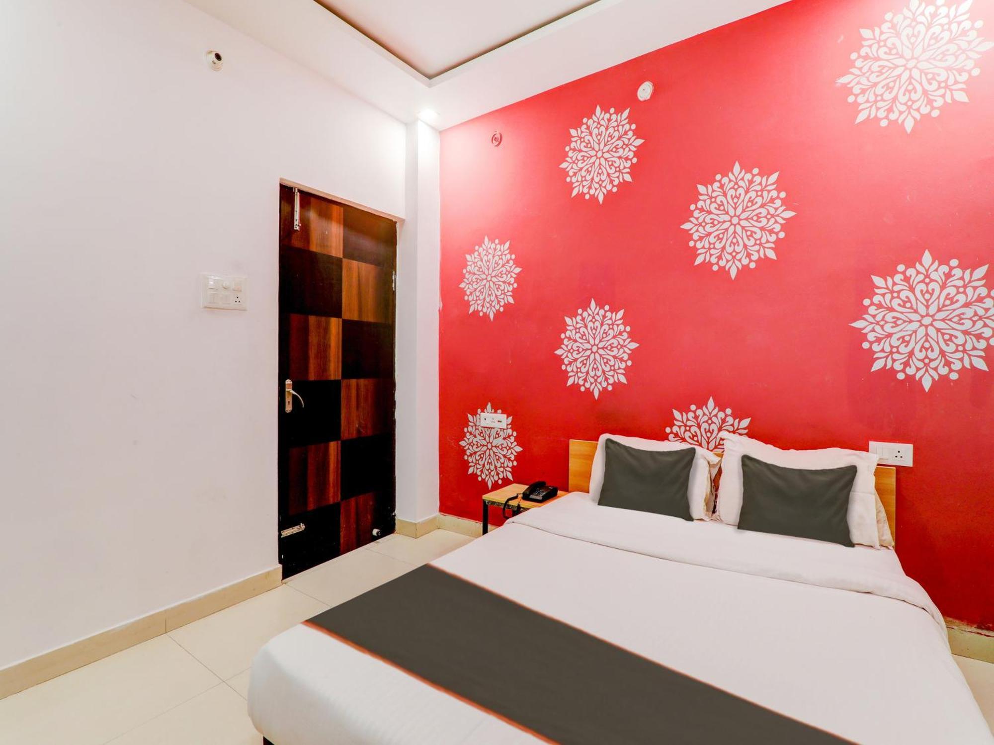 Super Collection O Kiara Guest House Лакнау Екстериор снимка