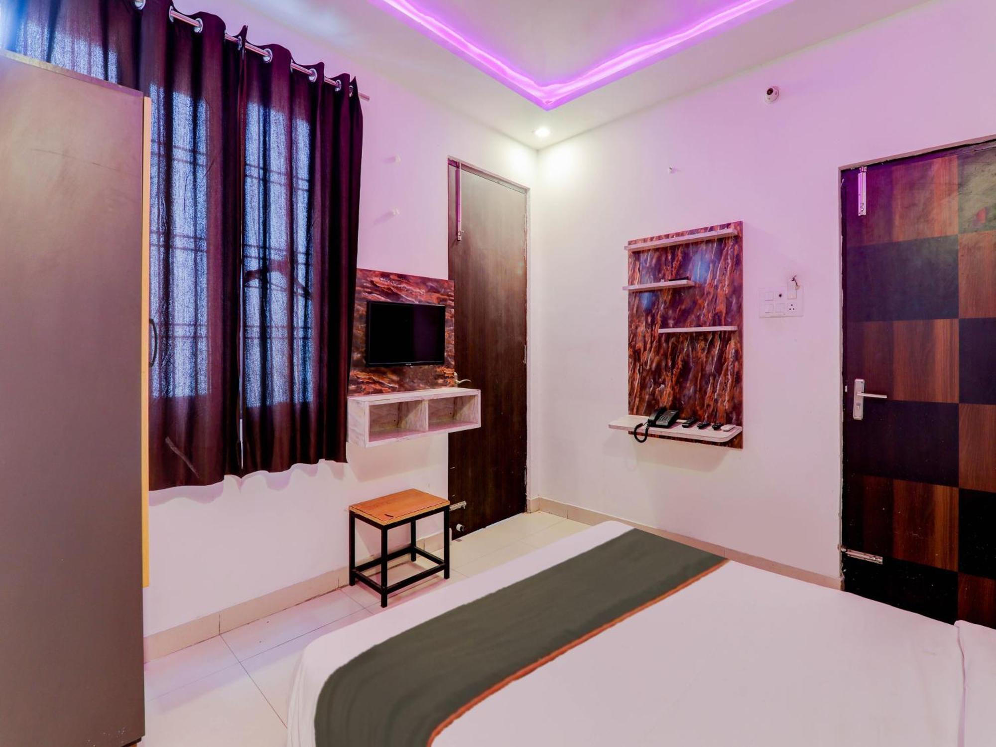 Super Collection O Kiara Guest House Лакнау Екстериор снимка